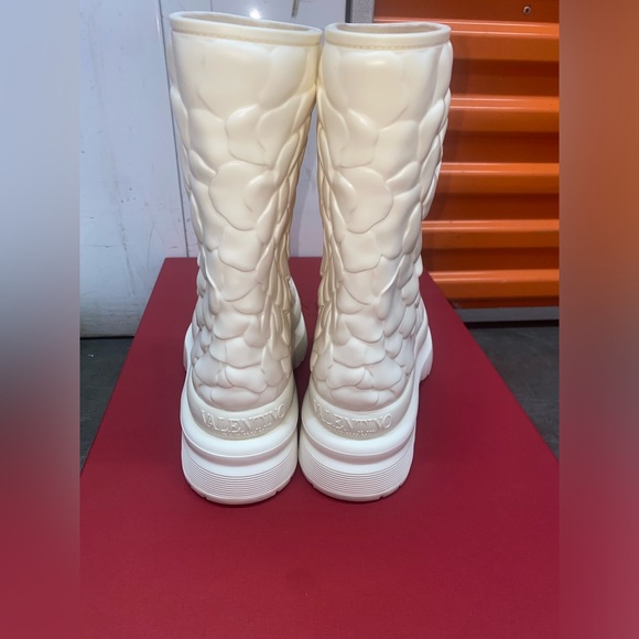 Valentino Garavani Cream Ankle Rain Boots Sz 8 - Picture 7 of 12